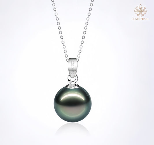 “Midnight Drop” | Tahitian Saltwater Pearl Pendant in 18K White Gold
