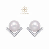 4A Grade Aurora Nucleated-Free Freshwater Pearl V Earrings – A Minimalist Must-Have for Urban Chic
