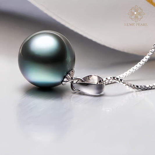 “Midnight Drop” | Tahitian Saltwater Pearl Pendant in 18K White Gold